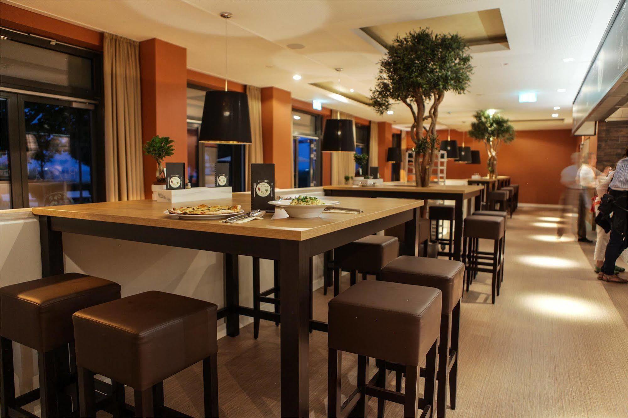 Hotel Seetelhotel Kaiserstrand Beachhotel Lifestyle-hotel Direkt Am 4*
