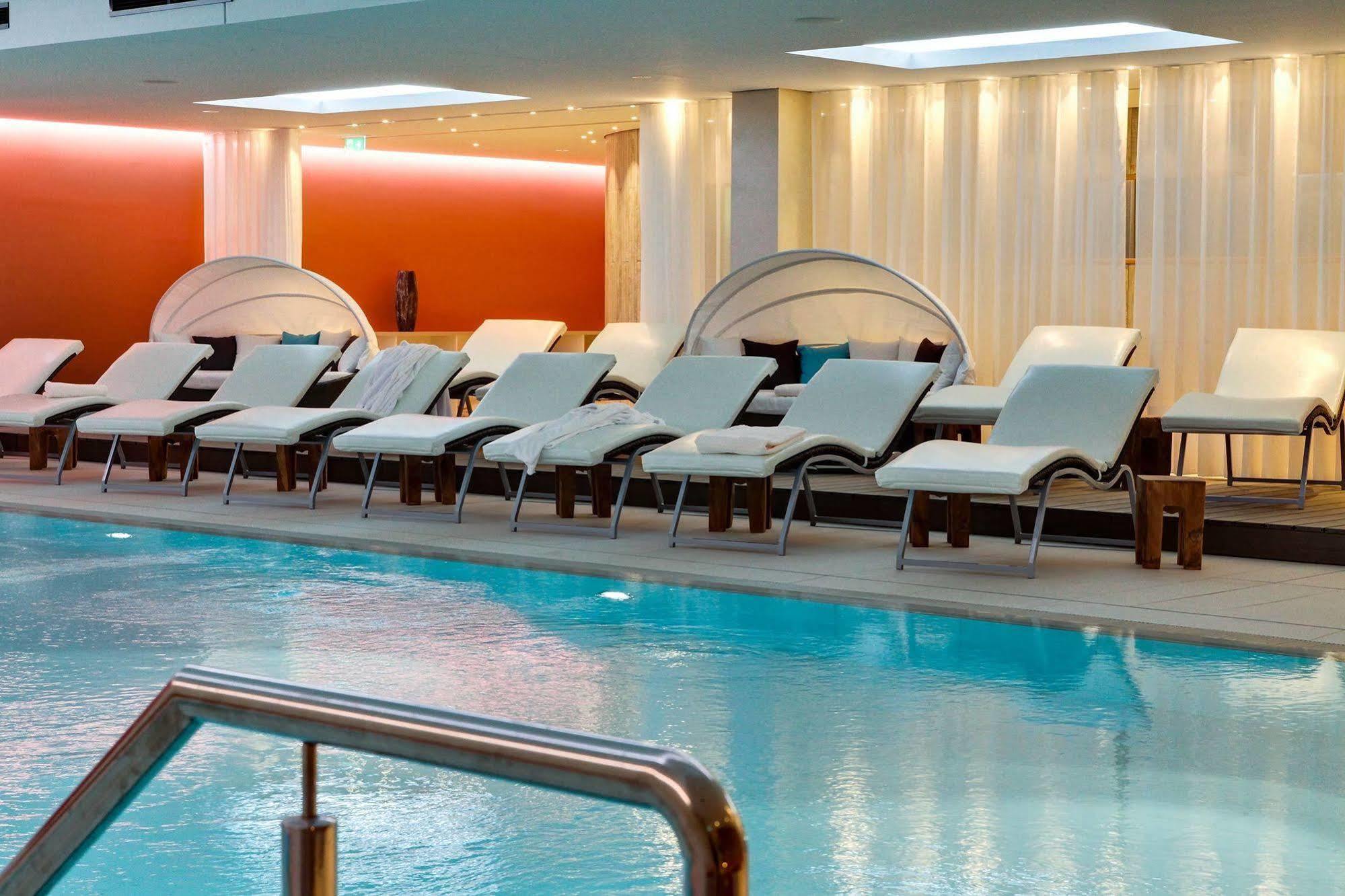 Hotel Seetelhotel Kaiserstrand Beachhotel Lifestyle-hotel Direkt Am 4*
